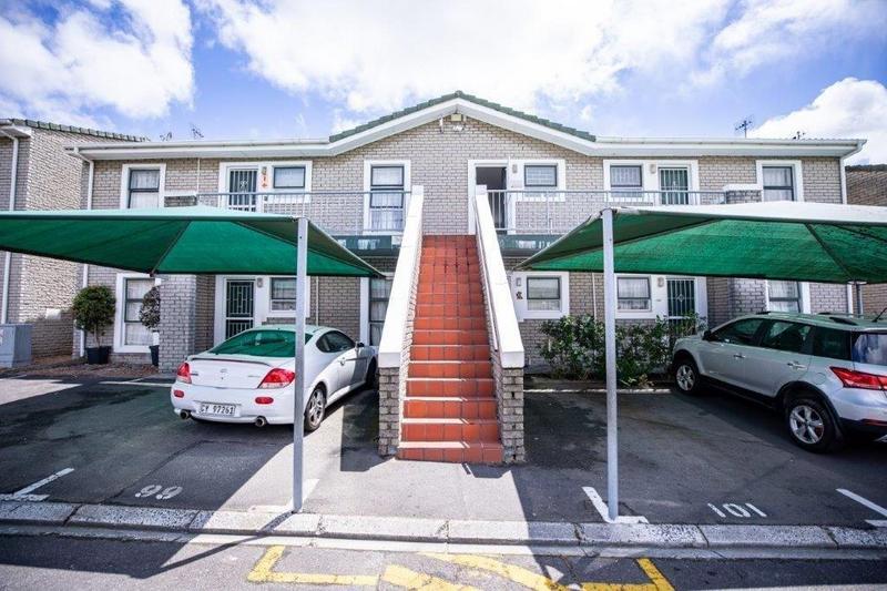 2 Bedroom Property for Sale in Oakglen Western Cape